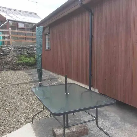 Riverside Chalet In Heart Of Lampeter, West Wales Exterior photo
