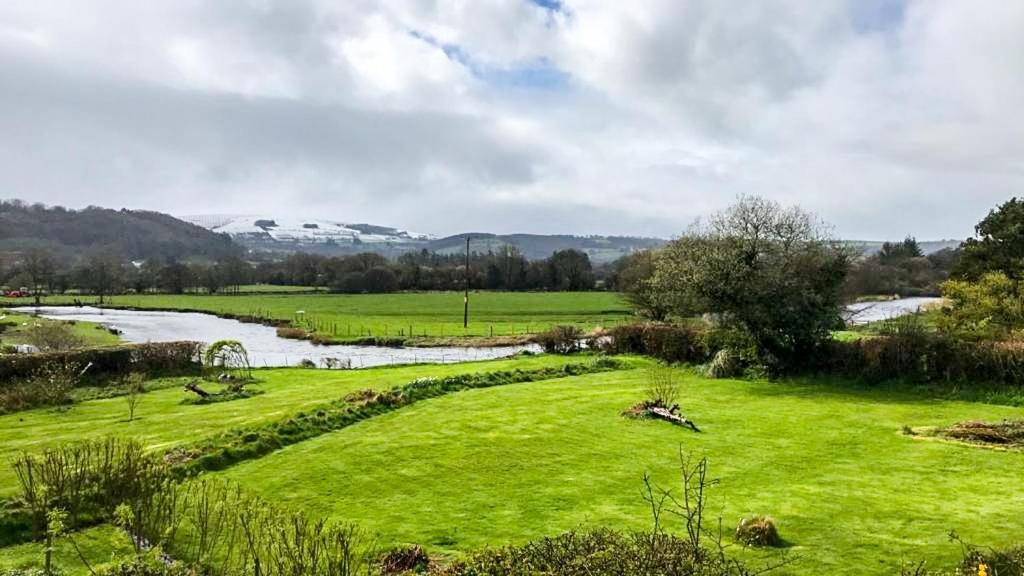 Riverside In Heart Of Lampeter, West Wales Chalet Lampeter