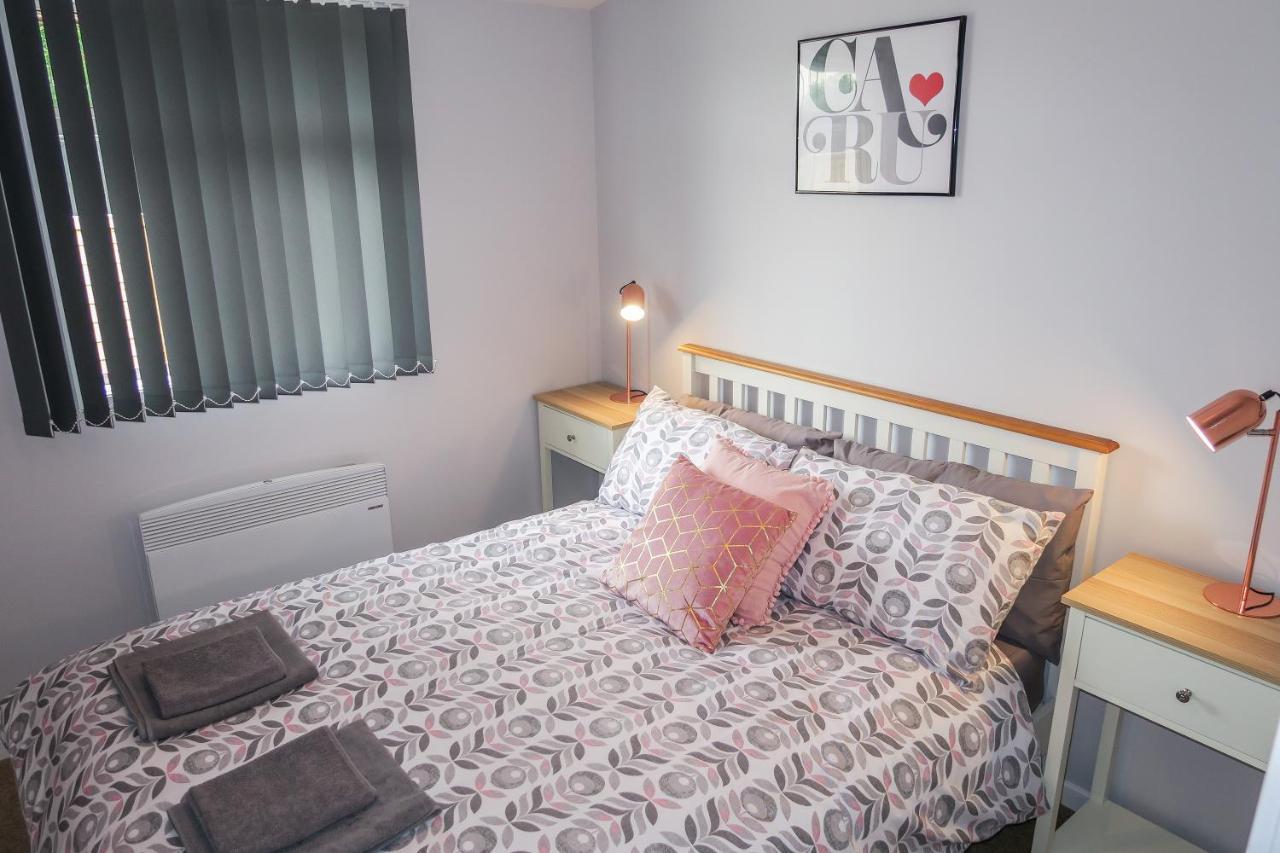 Chalet Riverside In Heart Of Lampeter, West Wales