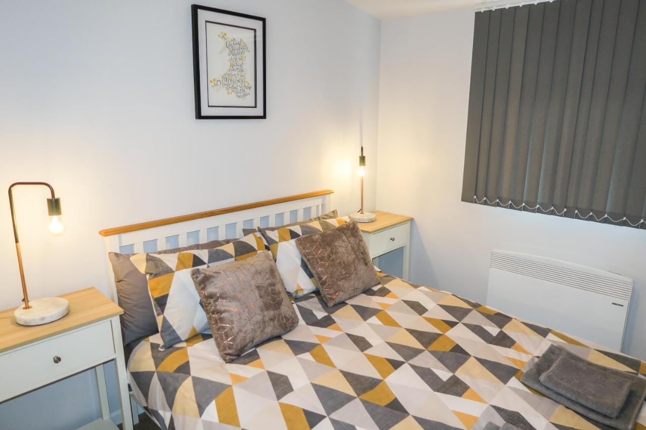 Riverside In Heart Of Lampeter, West Wales Chalet Lampeter