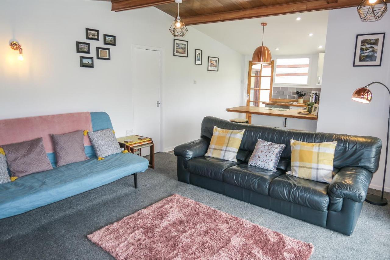 Riverside In Heart Of Lampeter, West Wales Chalet Lampeter
